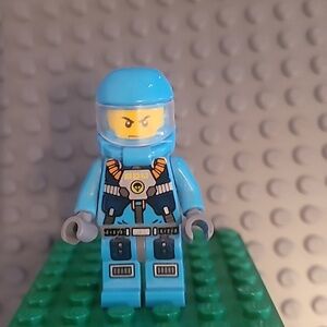 Lego Alien Defense Unit Soldier Action Figure